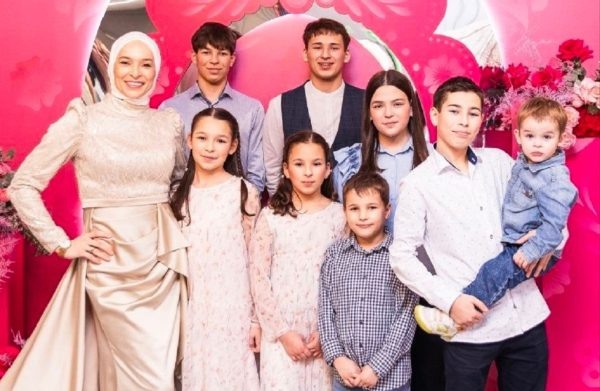 «Это генетическая память»: многодетная нижегородка помогает бойцам части, где служит её старший сын  📷
