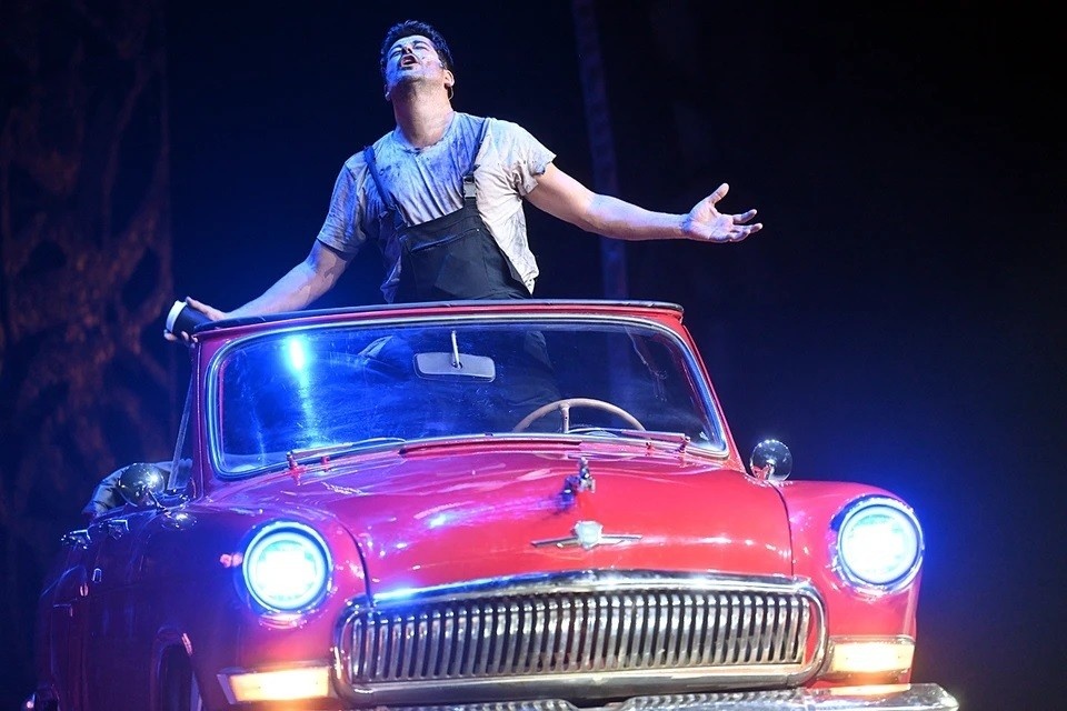    В столице актер представил моноспектакль «Самая красивая девушка Стамбула» Евгения ГУСЕВА