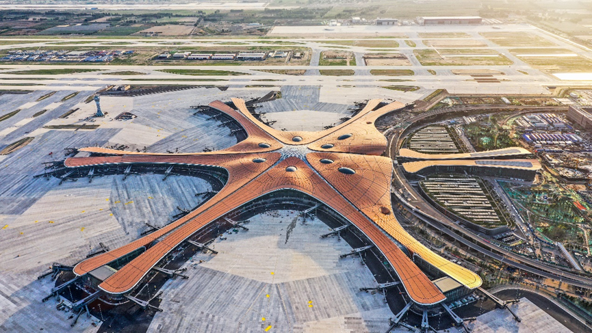 Международный аэропорт Пекин Дасин. Источник: Glodon (https://www.glodon.com/en/articles/beijing-daxing-international-airport-worlds-largest-single-building-airport-terminal-enabled-bim-334)