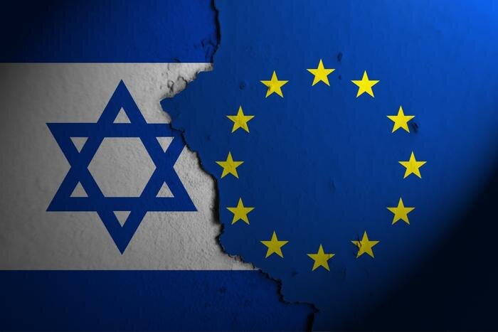 Обложка © Shutterstock / FOTODOM / hapelinium