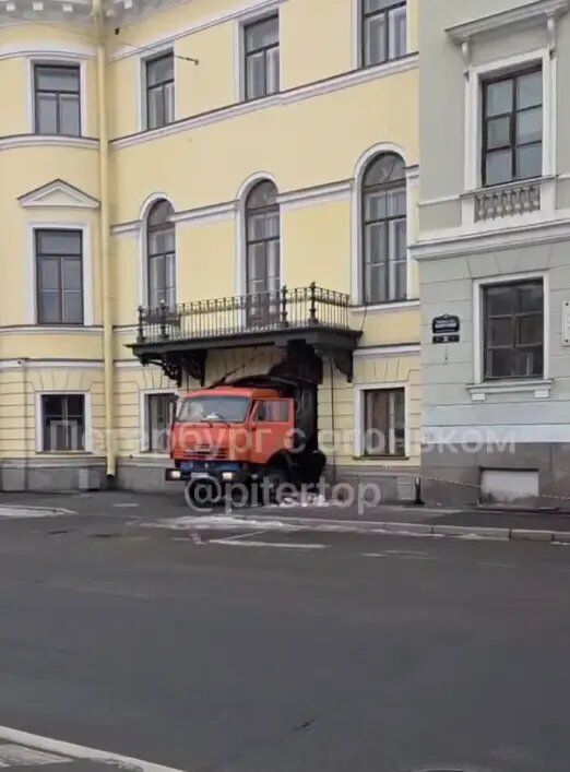    Фото: скриншот видео из telegram-канала «Петербург с огоньком»