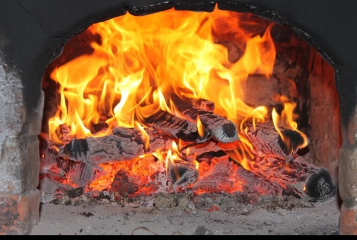 На огонь можно смотреть бесконечно. 