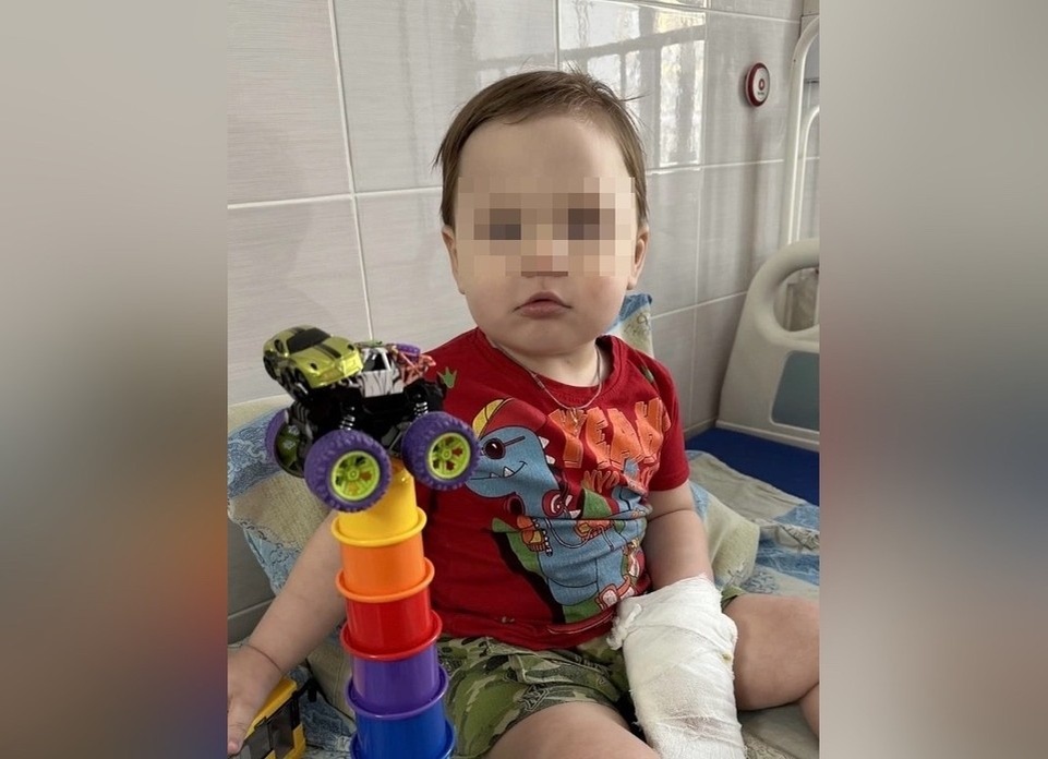    Три недели малыш лежал с мамой в больницах.