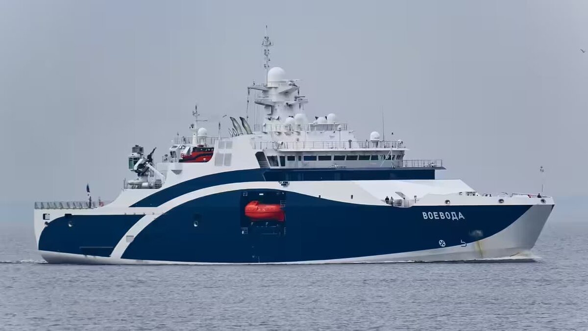   Аварийно-спасательное судно «Воевода» проекта 23700