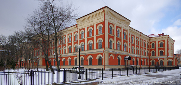 Здание Павловского женского сиротского института. Основан в 1798 году, закрыт в 1916 году.