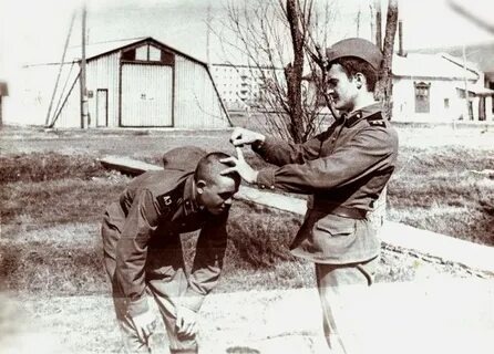 Дедовщина по-советски: когда появилась "неуставщина" и как с ней боролись политорганы