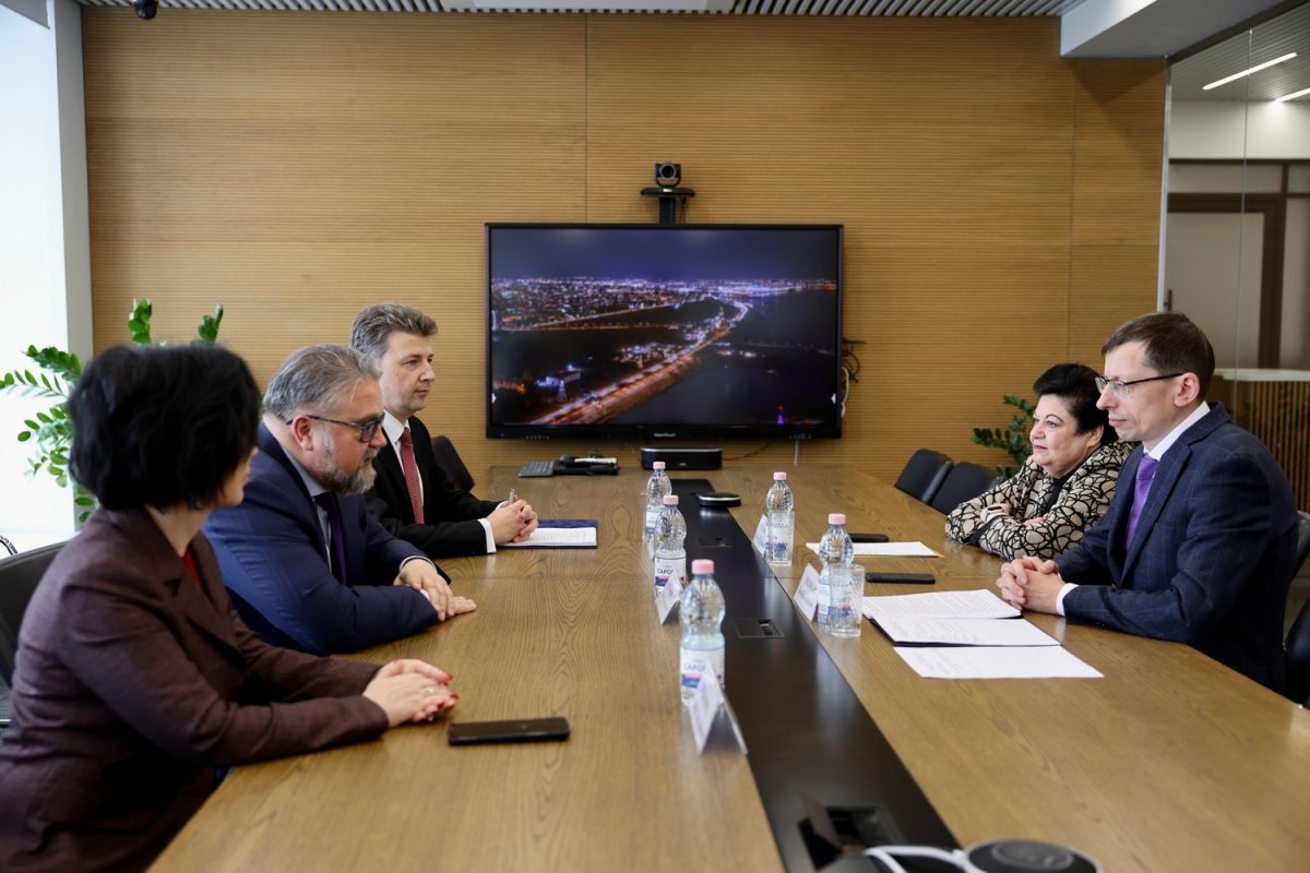    Егор Поляков провел рабочую встречу с новым начальником Волго-Вятского ГУ Банка России Андреем Поповым