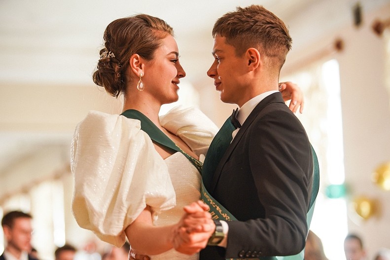 Кадр из сериала "Новенький 2"| Кинокомпания "МОСТ.Синема"