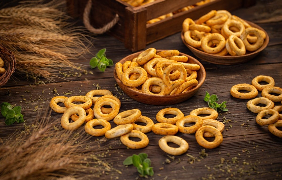    Зачем наши бабушки вешали сушки на нитку