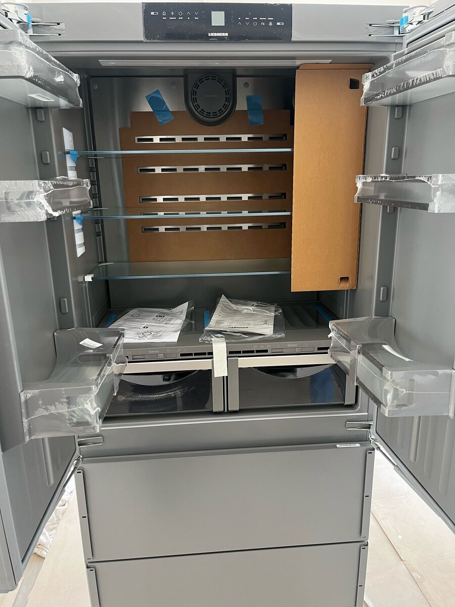 Встраиваемый многокамерный холодильник Liebherr ECBNe 8872 Peak BioFresh NoFrost