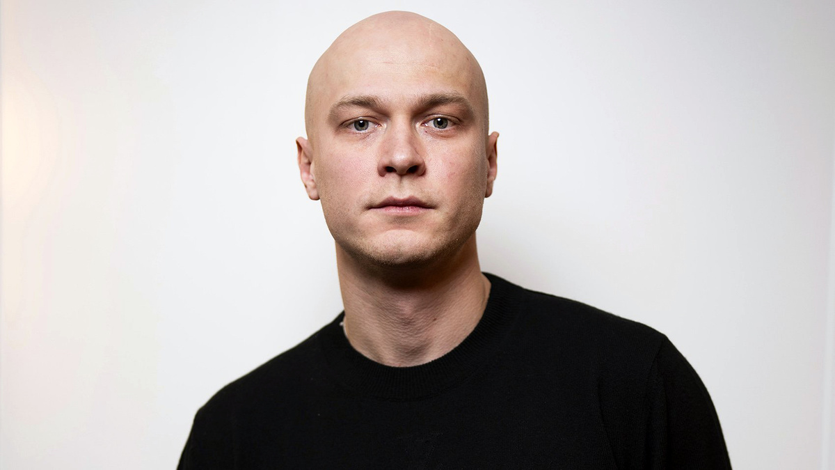 Юра Борисов (полное имя — Юрий Александрович Борисов) — российский актёр театра, кино и телевидения. Родился 8 декабря 1992 года в Реутове Московской области.
Начал карьеру в кино в начале 2010-х годов. К середине 2020-х годов стал одним из наиболее востребованных исполнителей главных ролей в российском кинематографе.