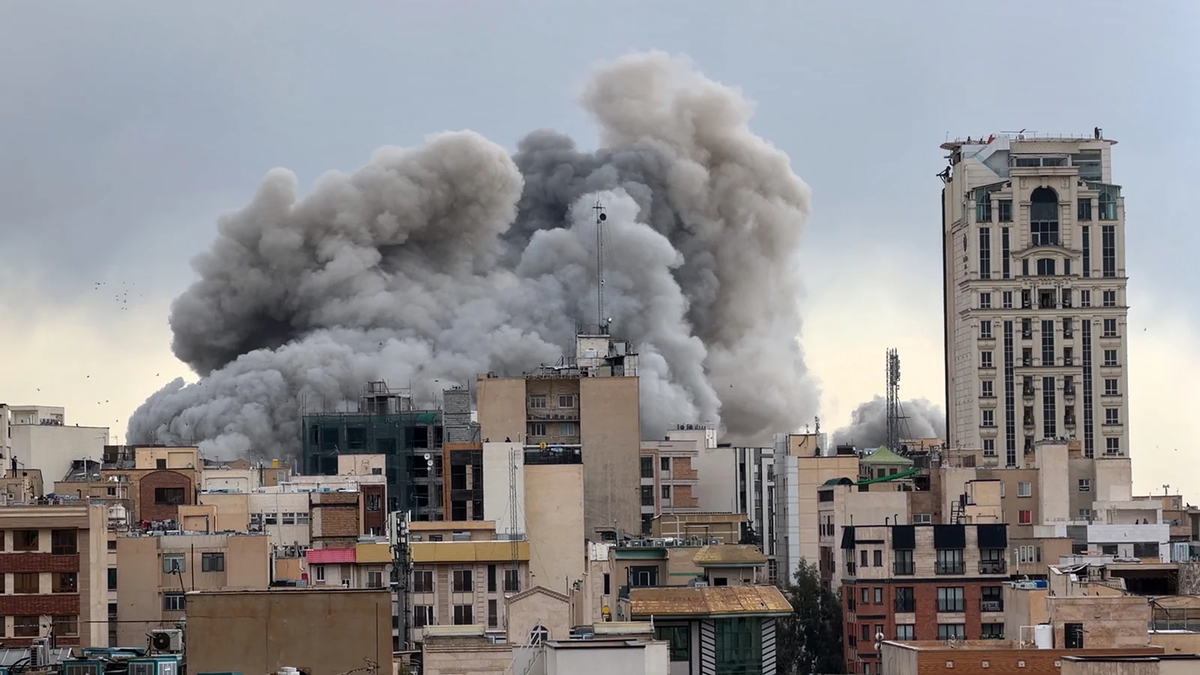 Авиаудары в Тегеране (Фото AP / TASS)