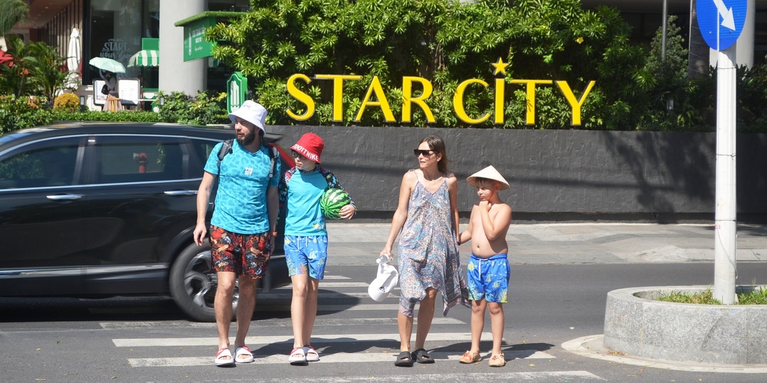 Мои заметки о жизни во Вьетнаме: скутеры с семьями, переход улицы как искусство и почему день начинается в 5 утра