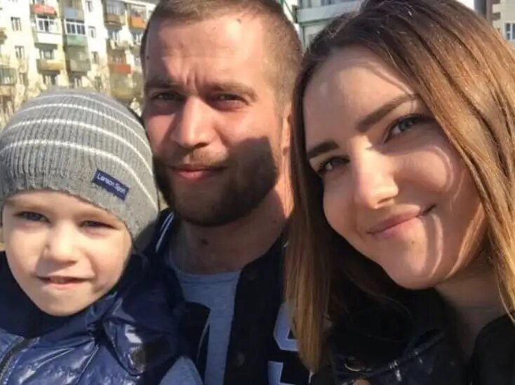    Иван Лисовенко с семьёй. Источник фото: Федерация паурлифтинга России