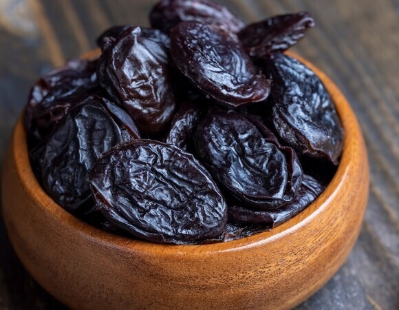 Этот соус из 150 г чернослива заменил мне половину магазинных — добавляю ко всему на свете