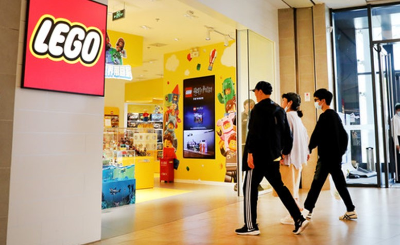 И до сих пор LEGO активно инвестирует в китайский рынок.