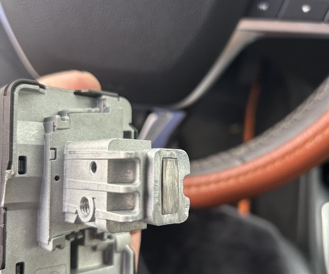 Клинит ли руль у Vesta NG на ходу? Причины заклинивания руля