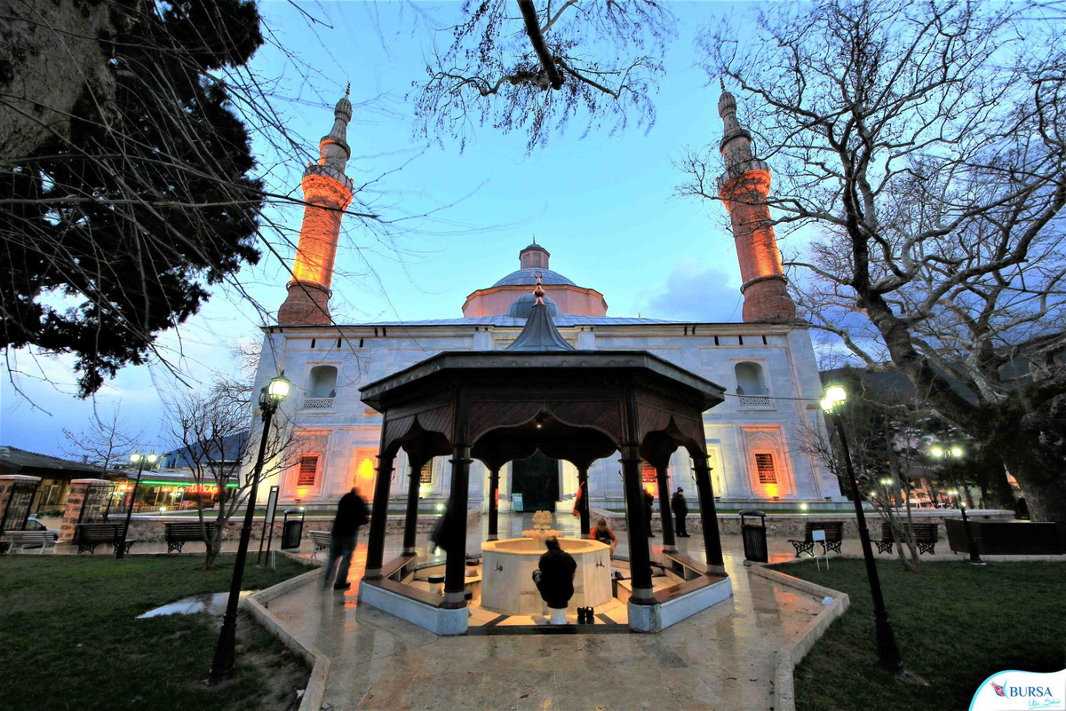 Yeşil Camii — 1419–1421, Çelebi Mehmed, erken.