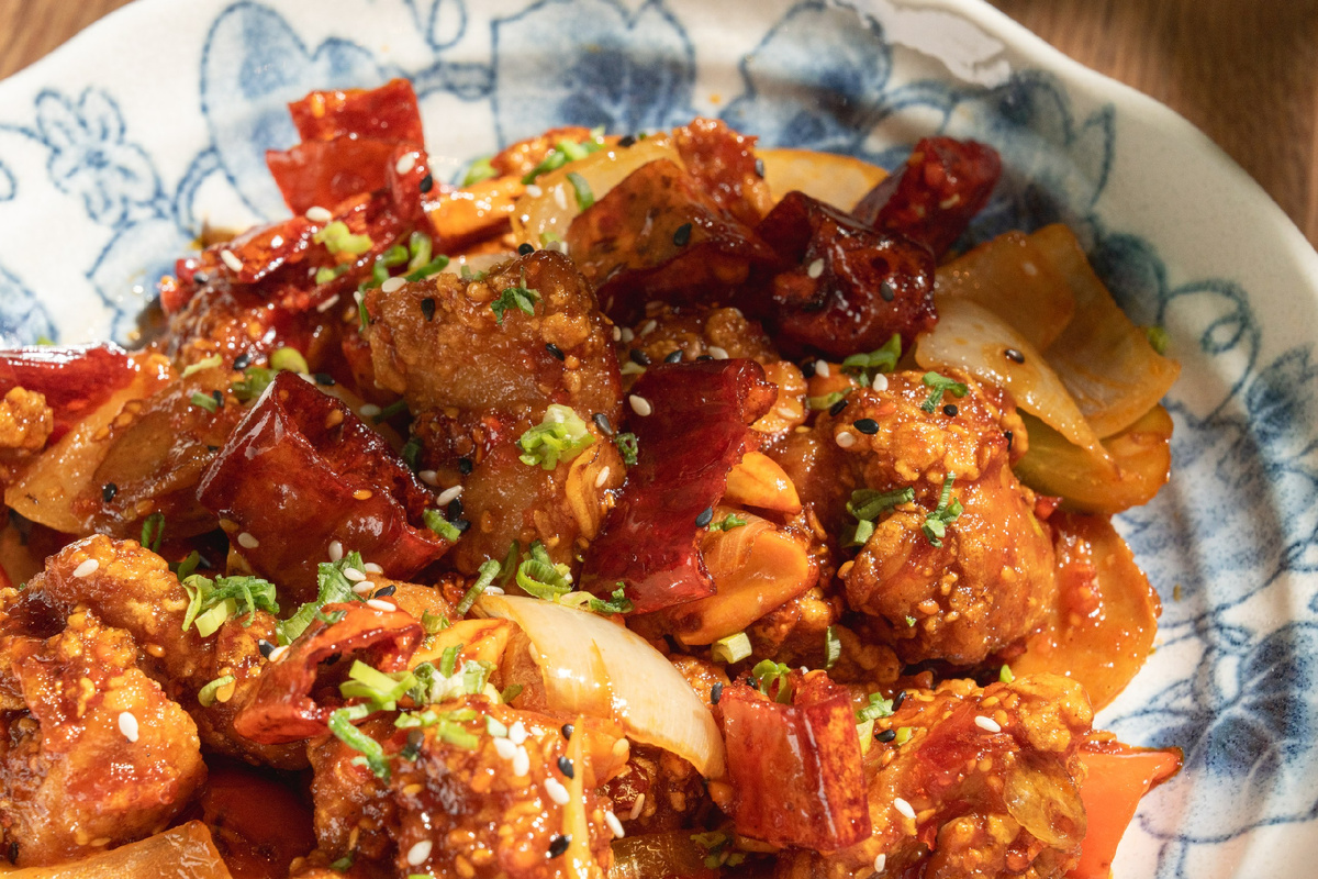 Курица кунг пао в «Конг»