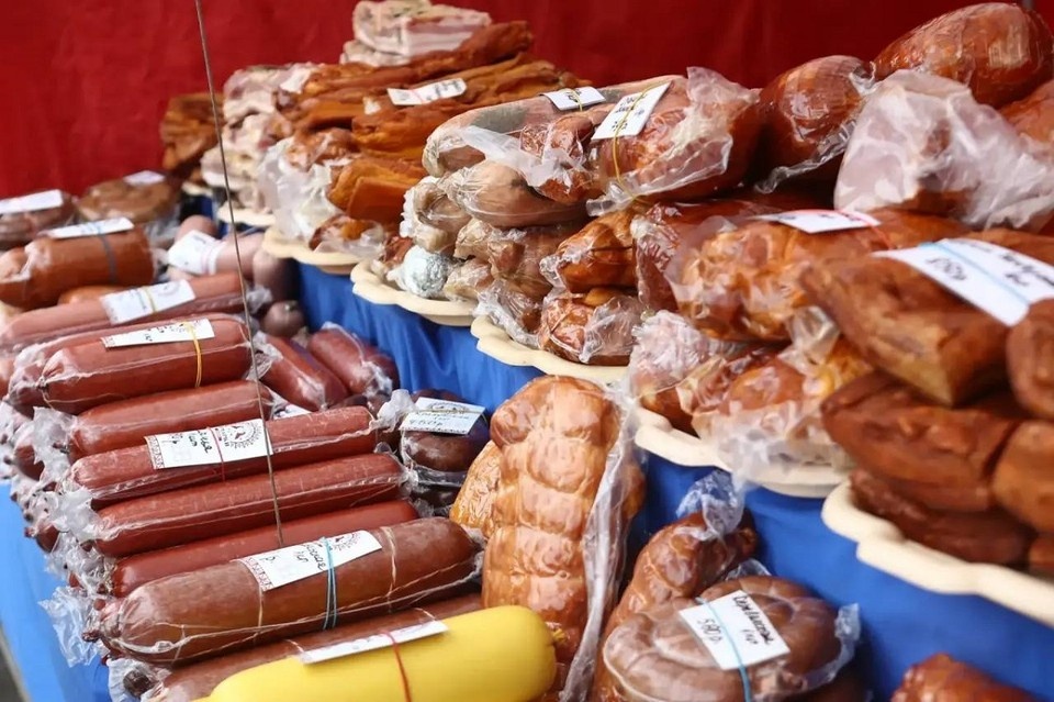    Там можно будет купить мясо, колбасы, мед, чай. Фото: мэрия Новосибирска