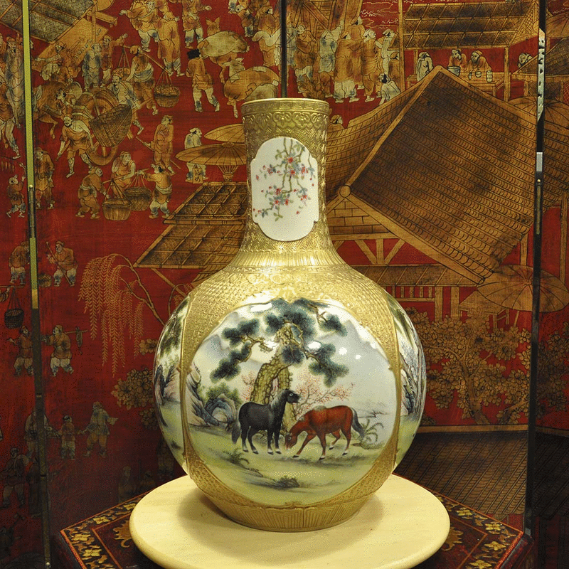 Китайская коллекционная фарфоровая ваза "Императорская жемчужина" - символ года 2026