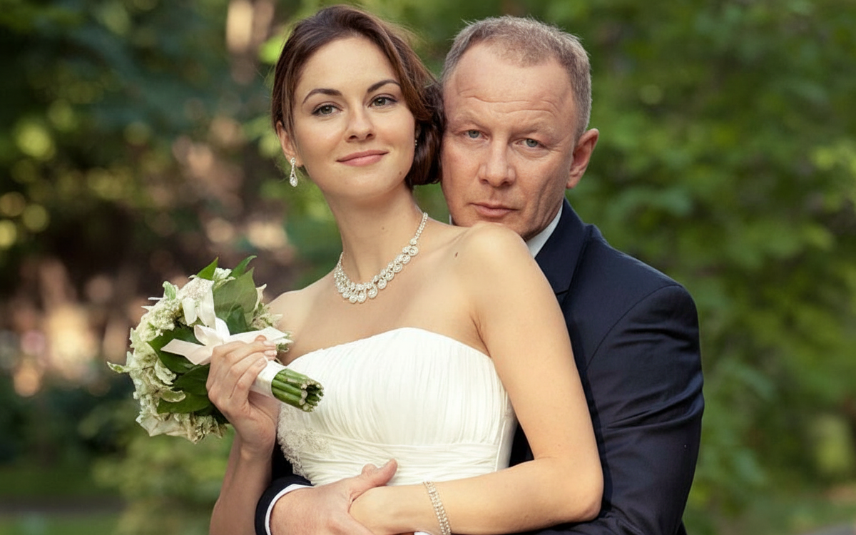 Марина Коняшкина на съёмках с коллегой