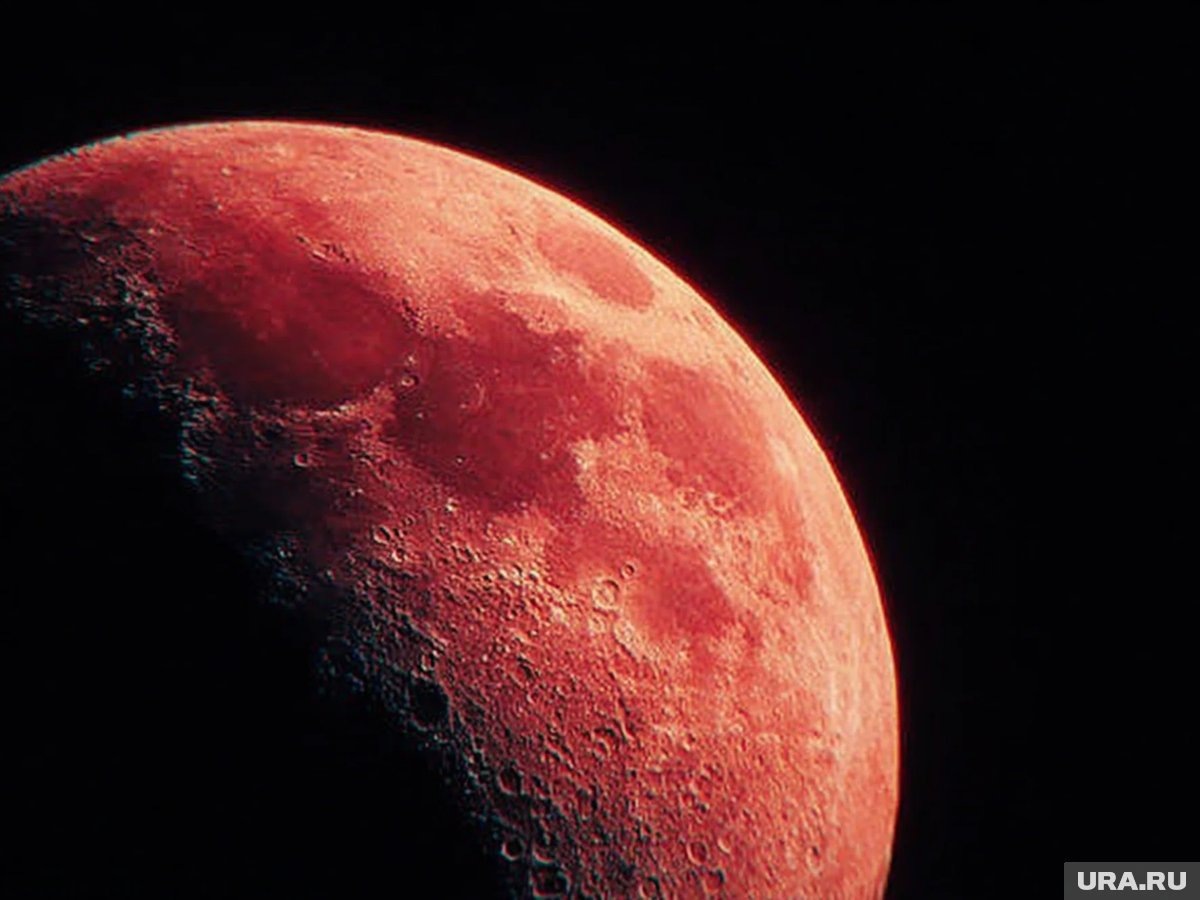    Это лунное затмение завершает коридор затмений, который начался 17 февраля