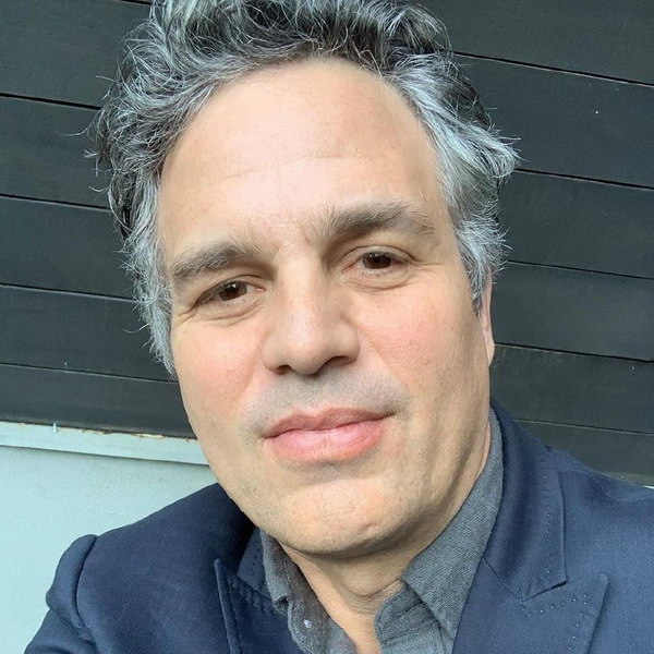     Марк Руффало, Шарлотта Рэмплинг и Анджей Хыра снимутся в фильме о канонизации Иоанна Павал II