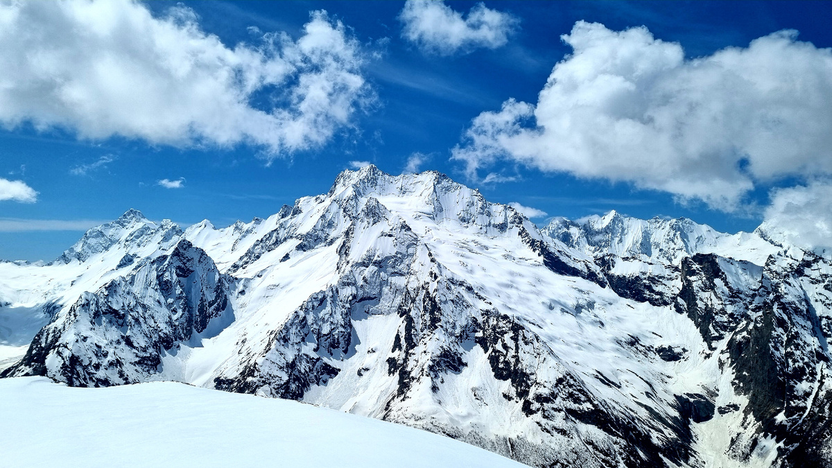 Домбай-Ульген