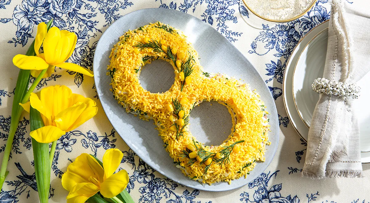 Салат Мимоза на 8 марта (Фото: gastronom.ru)