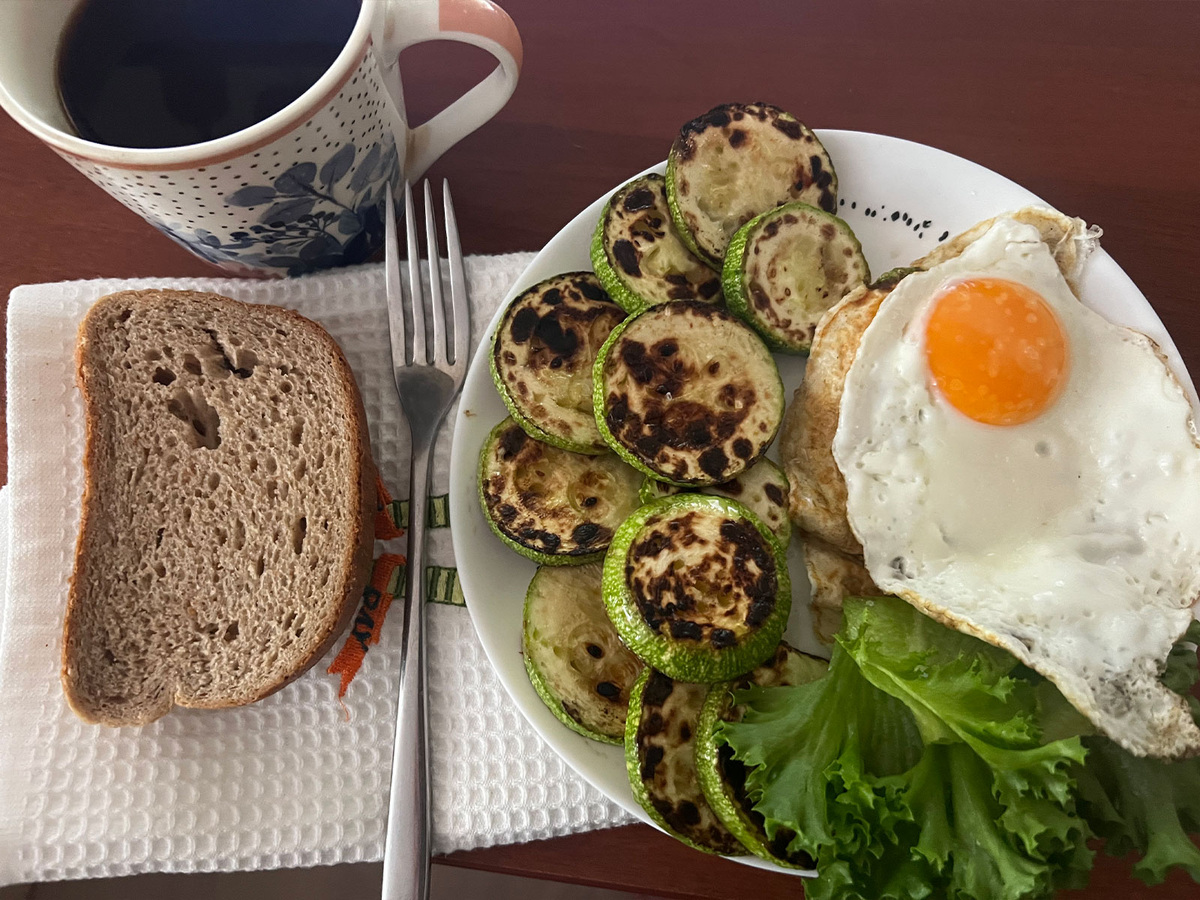 Яйца и овощи