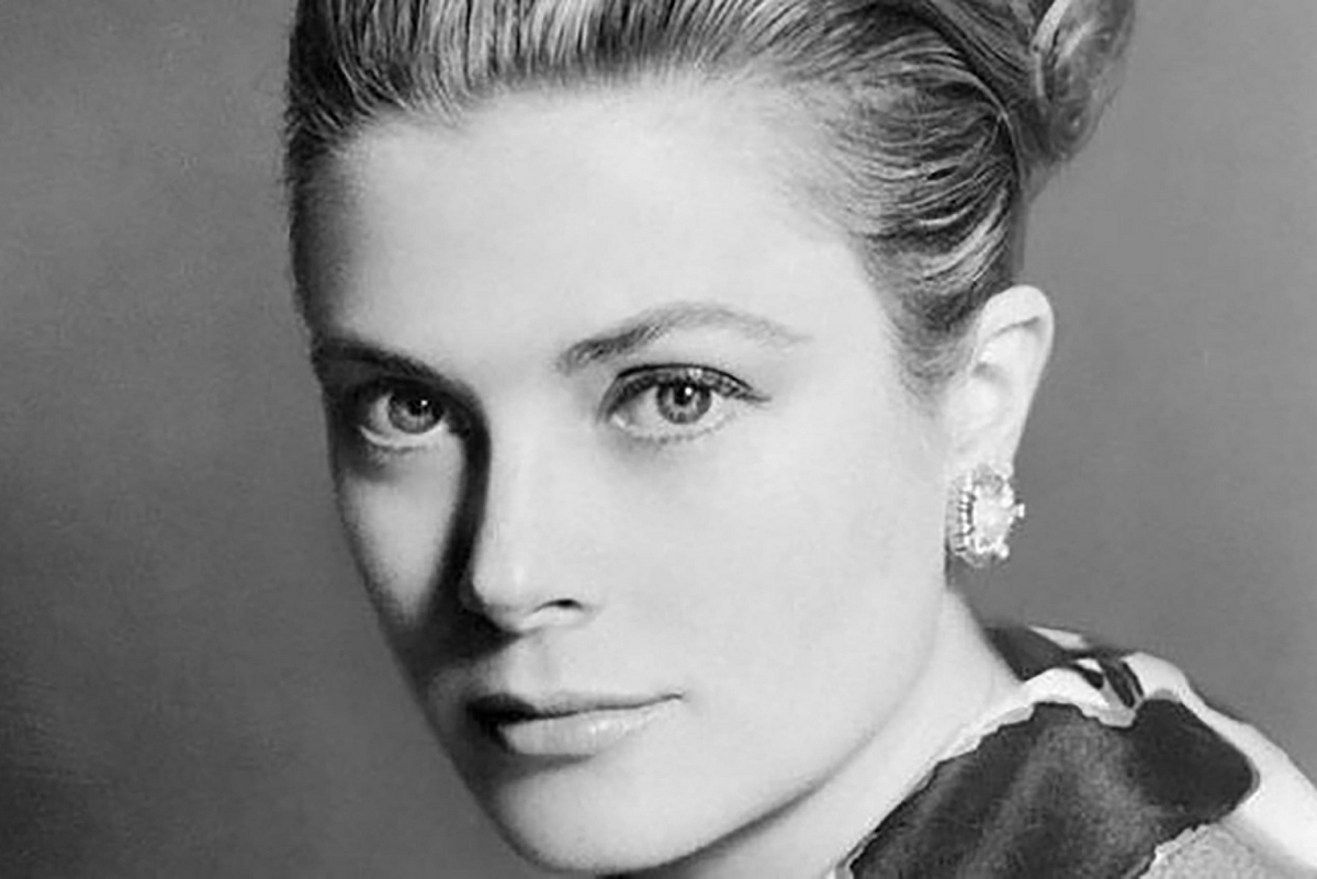 Юная комсомолка покоряла окружение.