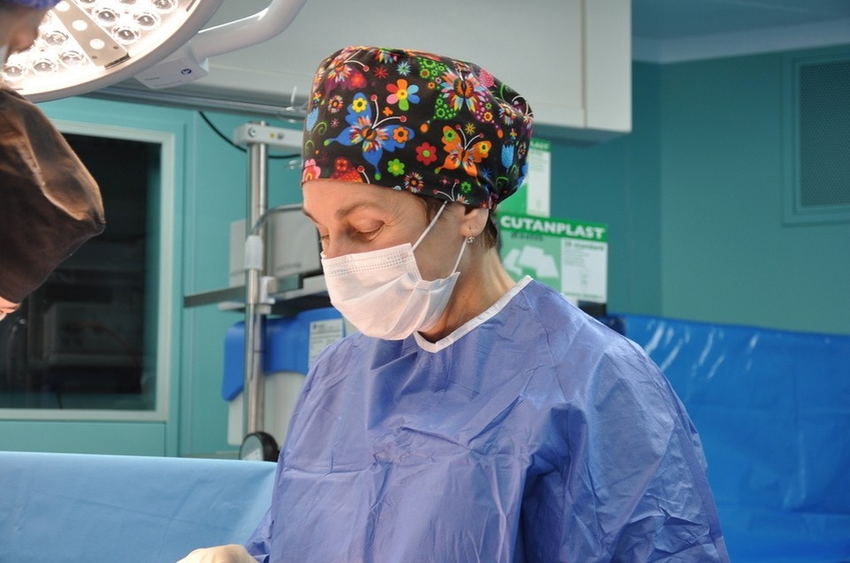    Виктория Александровна работает с 1976 года. Фото: НМИЦ онкологии.