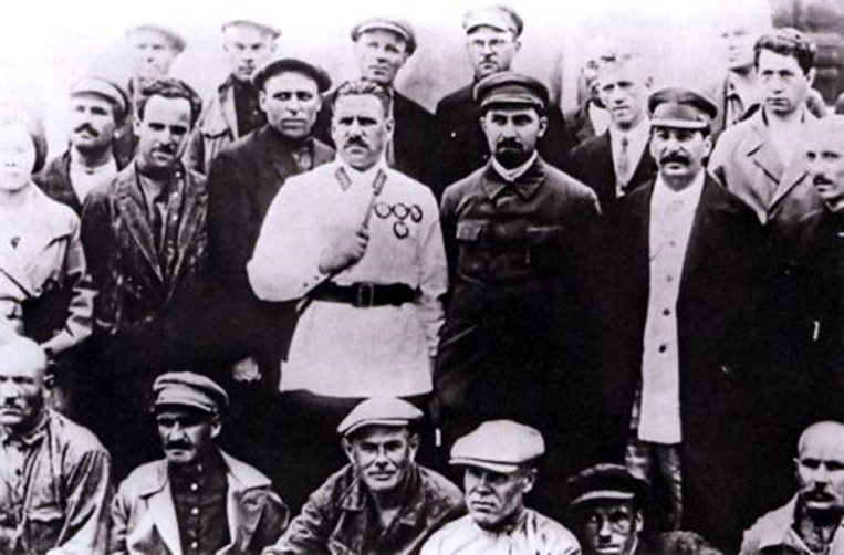 В. Блюхер и И. Сталин. Март 1926 г. Взято с сайта https://history.wikireading.ru/278307