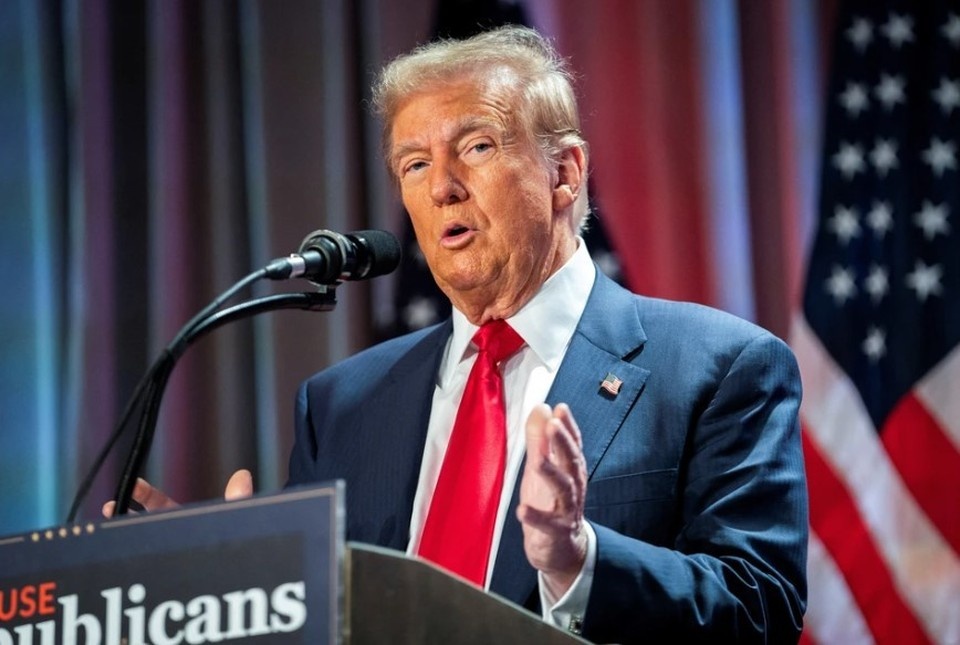    Трамп заявил, что США лишили Иран контроля над воздушной обстановкой и ВВС REUTERS