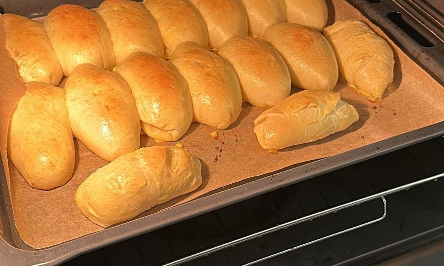 Пирожок за 22 рубля. Рецепт пирожков с яблоками, от которых тает душа (тесто — просто пух!)