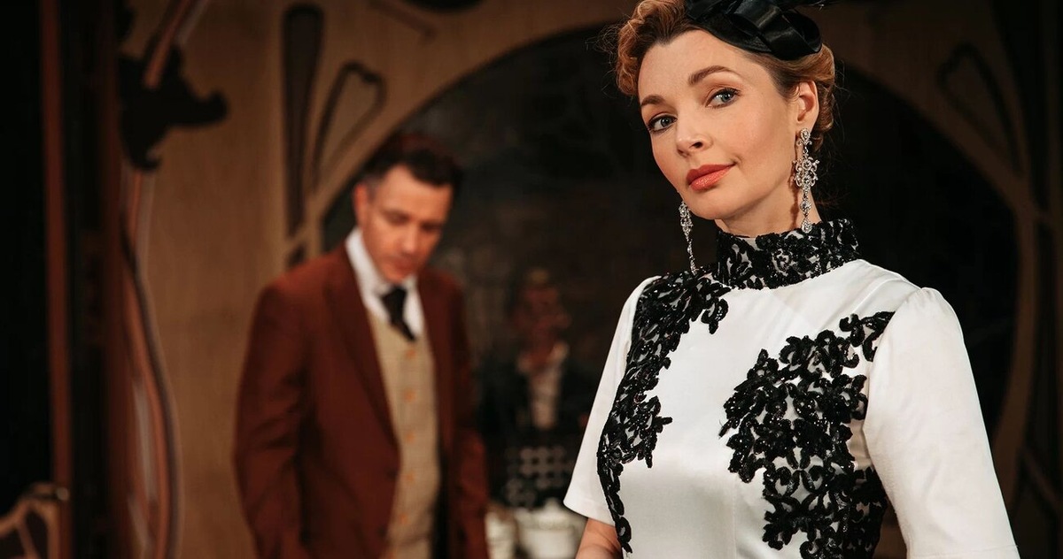 Спектакль "Идеальный муж" в Москве 9 марта 2026 года.