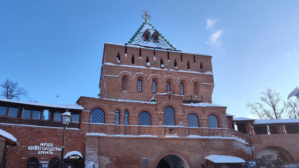     Часть кровли Нижегородского кремля обрушилась из-за снега Ксения Кобалия/ФедералПресс/ТАСС