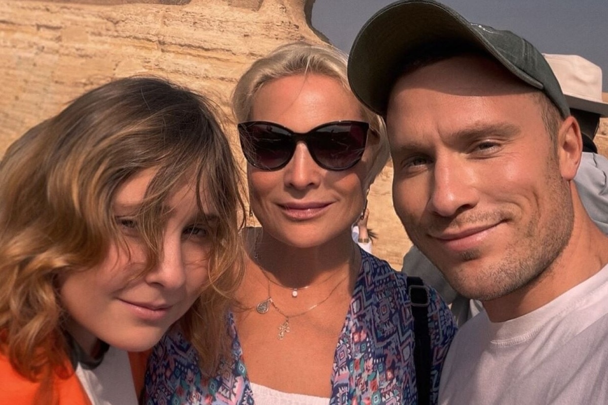 Похудевшая Светлана Пермякова воссоединилась с отцом своей 13-летней дочери в Египте