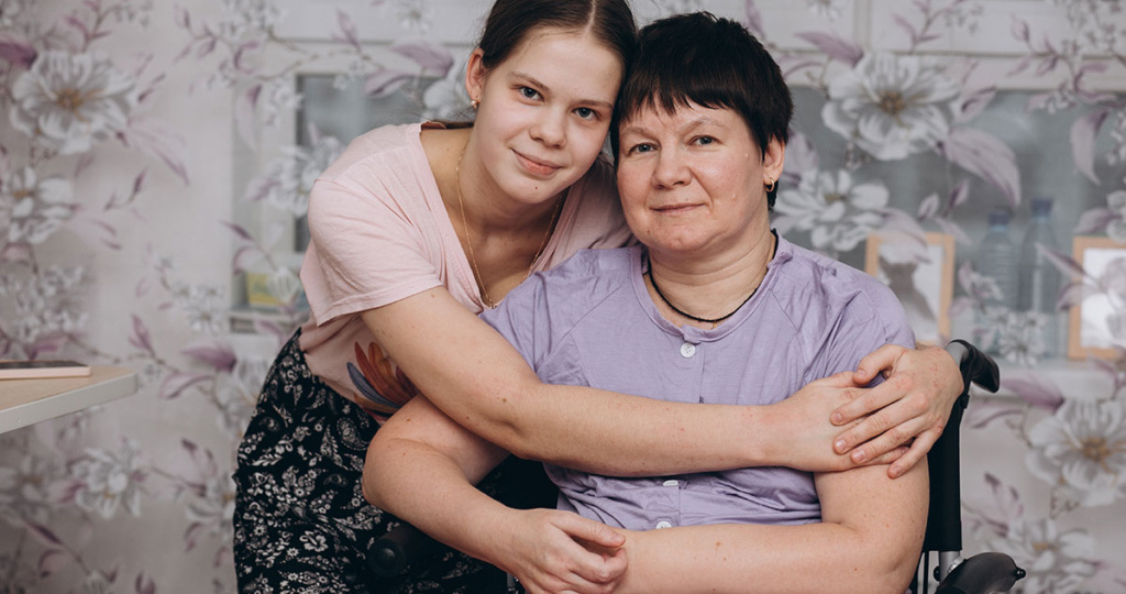 Поможем 19-летней Насте ухаживать за мамой