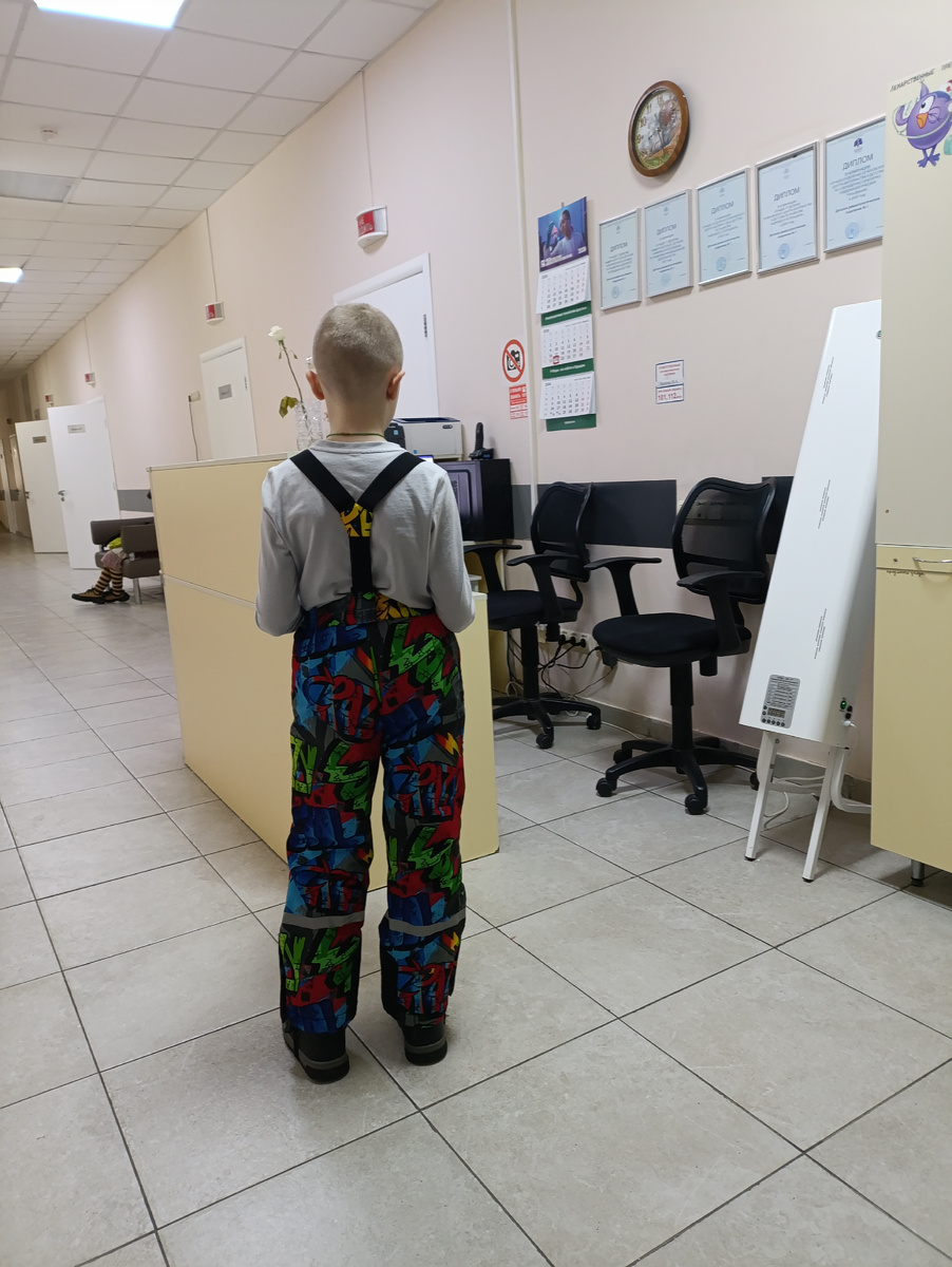 В отделении, ждём медсестру (фото автора). 