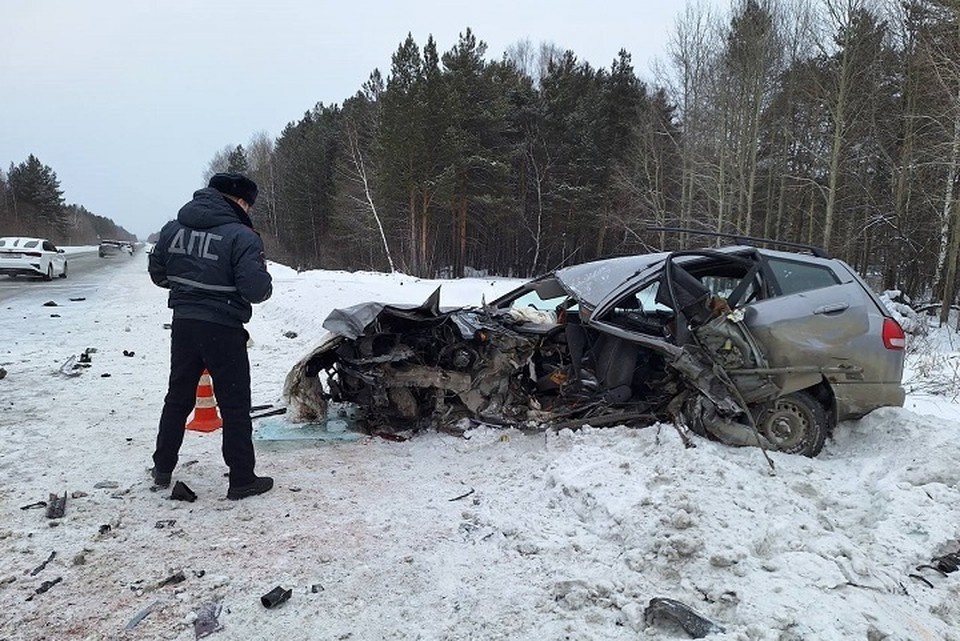    Водителя иномарки госпитализировали в реанимацию. Фото: Госавтоинспекция Свердловской области