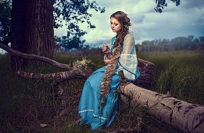 Длинные волосы считались источником силы женщины.