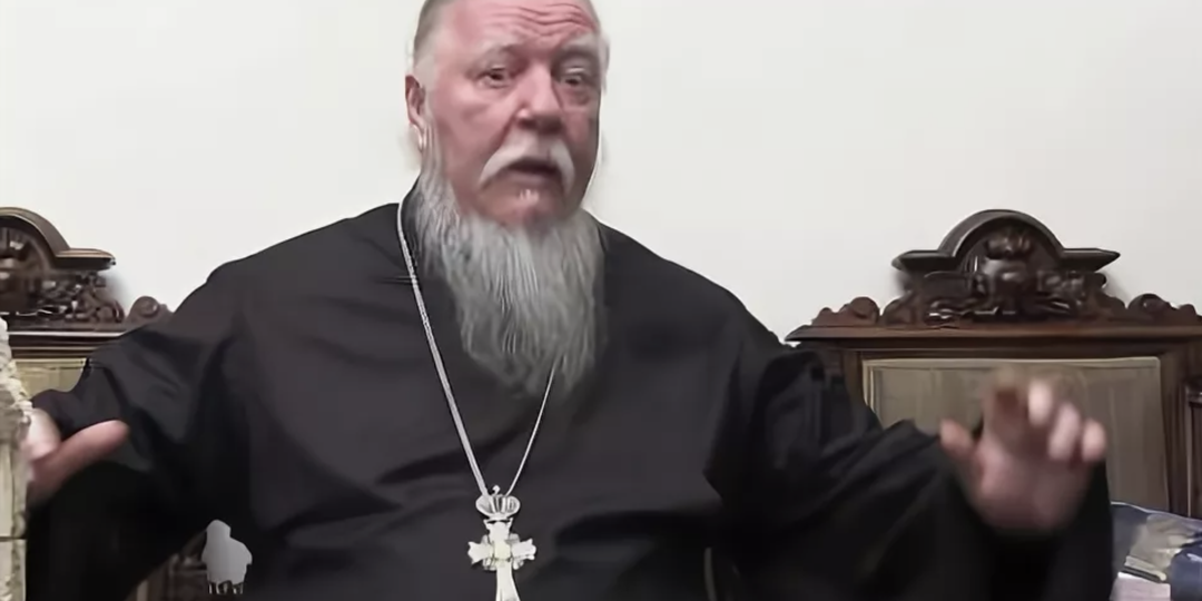 Старший жрец-протоиерей Димитрий Смирнов утверждал, что школьное образование вредно для девочек