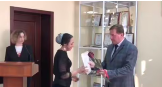 Позолотила ручку чиновнику? Скрин с тг-канала matveevkomment