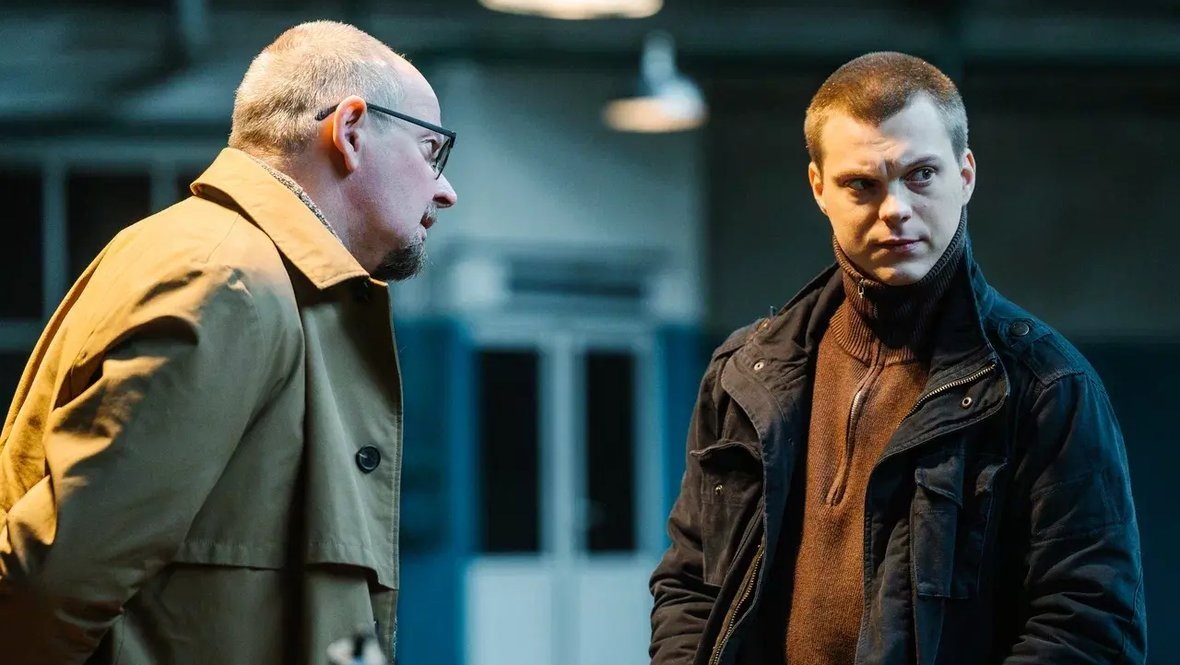    Кадр из сериала «Отмороженные», реж. Радда Новикова, Wink