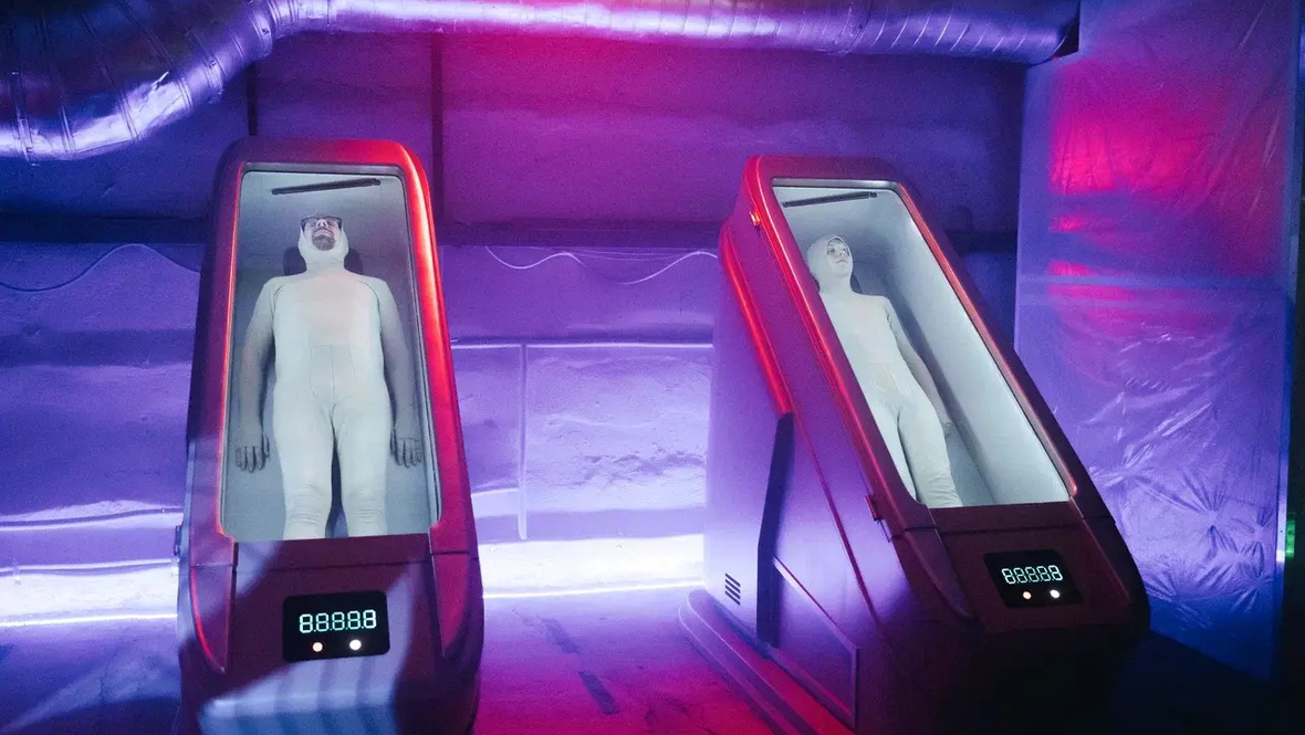    Кадр из сериала «Отмороженные», реж. Радда Новикова, Wink