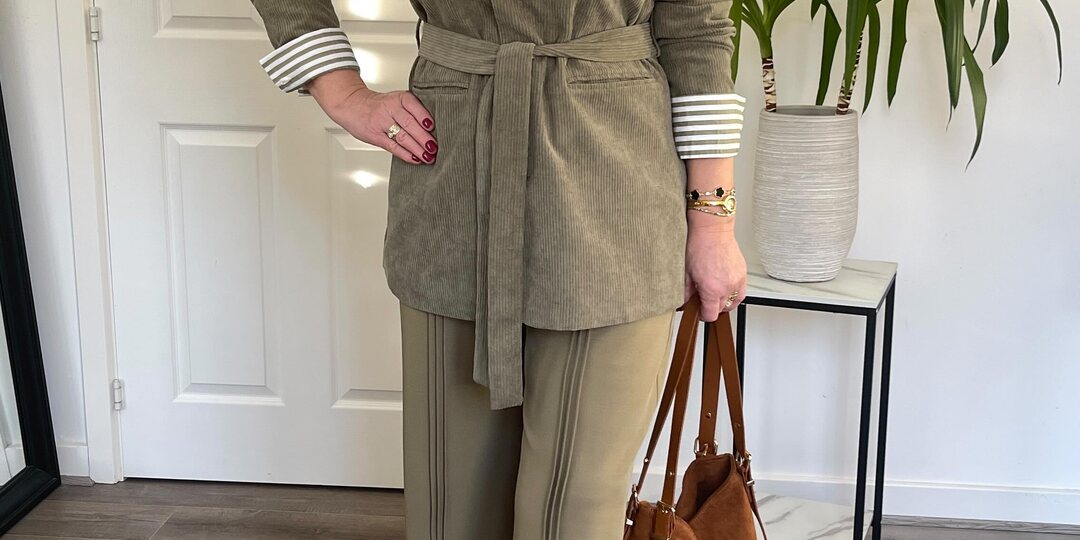 Элегантность как образ жизни: 10 вдохновляющих образов от модницы 65+, доказывающей, что стиль не знает возраста