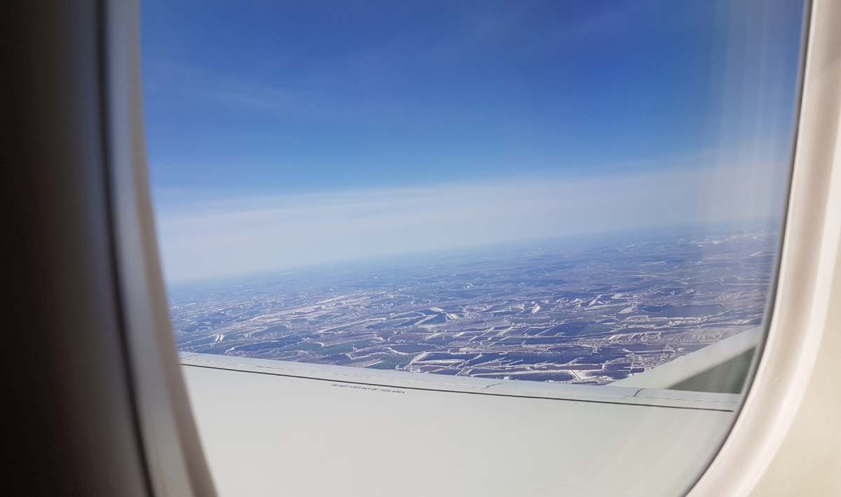     Самолет в небе. Автор: редакция. Фото: редакция.