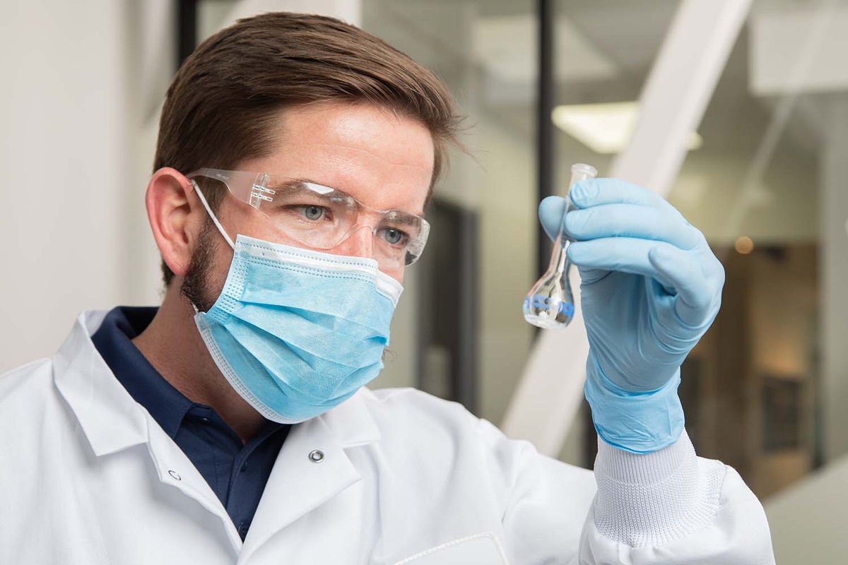 CALERIE — это фундаментальное научное исследование влияния дефицита калорий на замедление старения человека, а также одноименный бренд биодобавок для долголетия. Проект доказал, что умеренное ограничение рациона улучшает метаболизм и снижает риск возрастных заболеваний, что легло в основу современных стратегий продления жизни.